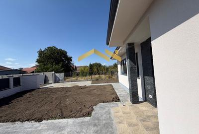 -Casa individuală -4 camere -2 băi - - 20