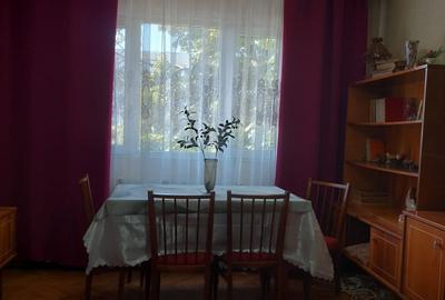 Apartament cu 2 camere semidecomandat în Podu Roș