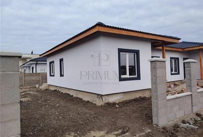 Duplex pe plan - teren generos - zona linistita - 1