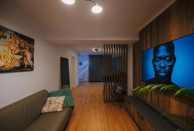 Apartament cu 2 camere decomandat, mobilat în Central