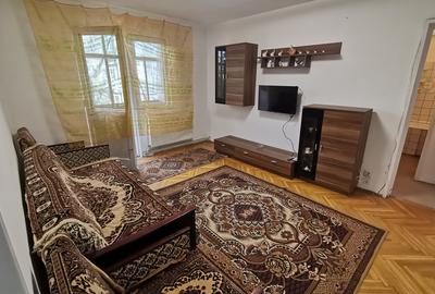 INCHIRIEZ apartament 2 camere semidecomandat,zona Vasile Aaron - 1