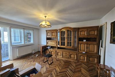 Apartament cu 3 camere decomandat în ICIL
