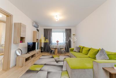 Apartament cu 3 camere semidecomandat, mobilat în Băneasa