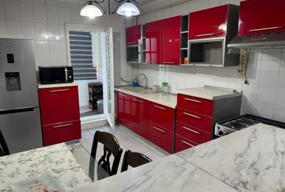 Apartament cu 3 camere semidecomandat în Păcurari