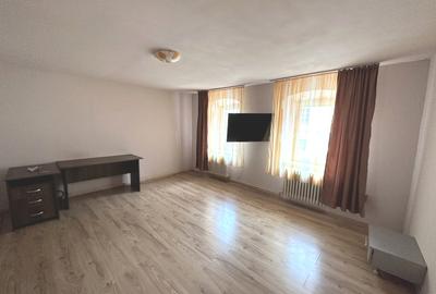 Casa cu 8 camere + 800mp teren Cisnadie zona Centrala - 4