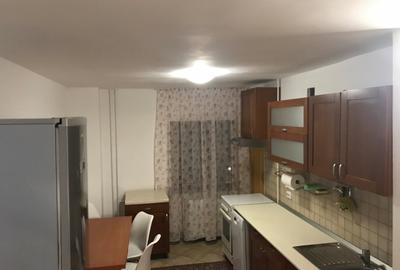 Apartament cu 4 camere decomandat, mobilat în Lipovei