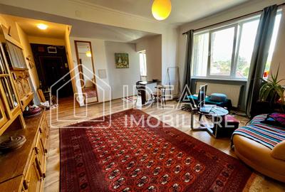 Apartament cu 2 camere semidecomandat, mobilat în Central