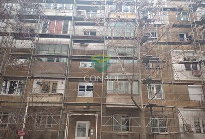 Apartament cu 3 camere decomandat în Dristor