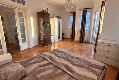 Apartament cu 3 camere semidecomandat, mobilat în Peninsula