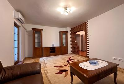 Apartament cu 3 camere decomandat în Gară
