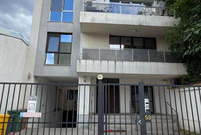 Banu Manta, liceu Ion Neculce, de inchiriat apartament la parter + curte! - 1