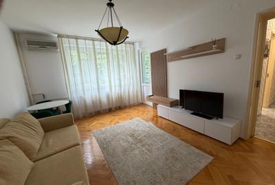 Apartament cu 3 camere semidecomandat, mobilat în Câmpia Libertății