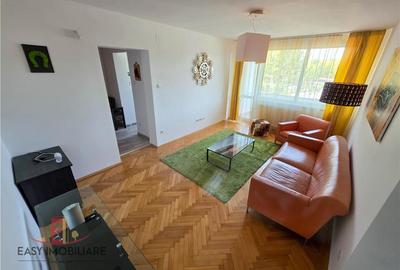 Apartament cu 3 camere decomandat în Aleea Carpați