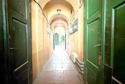Apartament 3 camere în clădire istorica — Piata Libertatii-comision 0 - 10