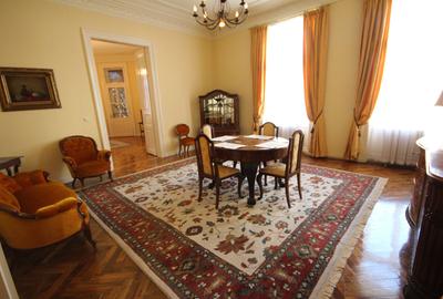 APARTAMENT DEOSEBIT IN ZONA CENTRALA - 2