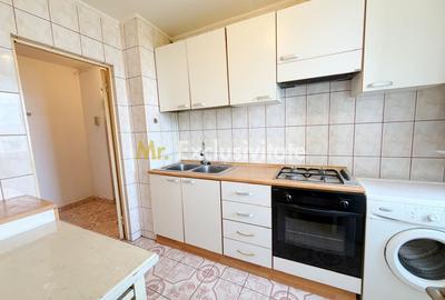 Apartament cu 3 camere decomandat în Trivale