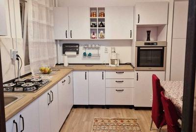 APARTAMENT 3 CAMERE DE INCHIRIAT |  RENOVAT |  GORJULUI - 1