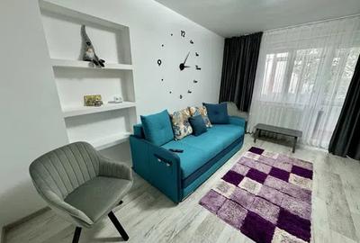 Apartament cu 2 camere decomandat în Podul de Piatră