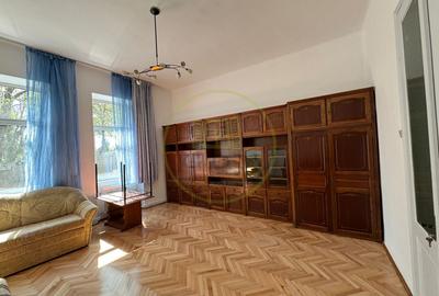 Casă individuală cu 4 camere în Semicentral