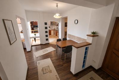 Apartament cu 4 camere decomandat, mobilat în Zorilor