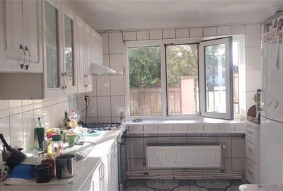 Casa cu 2 fronturi si pozitie foarte buna pe dn 1 A in Lipanesti - 2