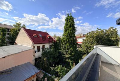 Casă individuală cu 6 camere în Lacul Tei