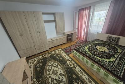 Apartament cu 2 camere decomandat în Podu Roș