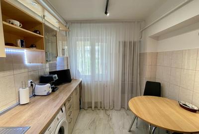 Apartament 3 camere, decomandat, zonă ultracentrală, bloc Mobilux, etaj 1 - 10