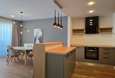 Apartament cu 3 camere semidecomandat, mobilat în Băneasa