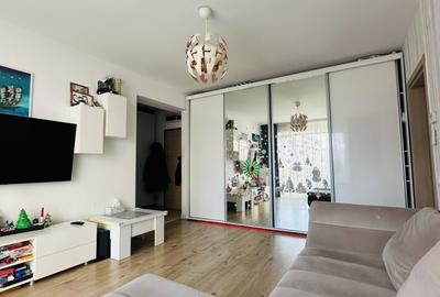 Apartament cu 2 camere semidecomandat, mobilat în Băneasa