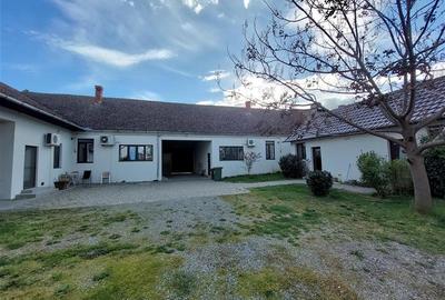 Casa mare, cu teren generos, pentru locuit sau afacere, in Santana - 19
