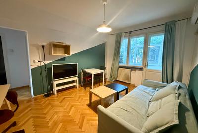 Apartament cu 3 camere decomandat, mobilat în Kogălniceanu
