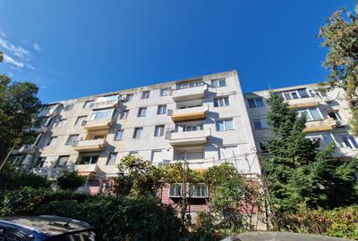 Tomis III- 2 camere, etaj parter, liber, necesita renovare -83.000euro - 1