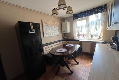 Apartament renovat complet, 69 mp, etaj 8 – Zona Semiluna, Dărmănești - 9