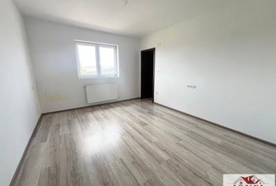 Apartament trei camere de vanzare Sebes-Petresti - 8