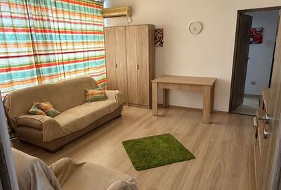 Apartament cu 3 camere semidecomandat în Mărășești