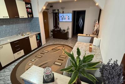 Apartament cu 3 camere decomandat, mobilat în 1 Mai