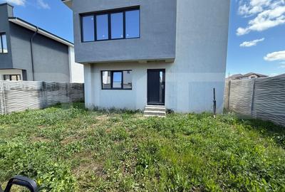 Casă individuală cu 5 camere în Est