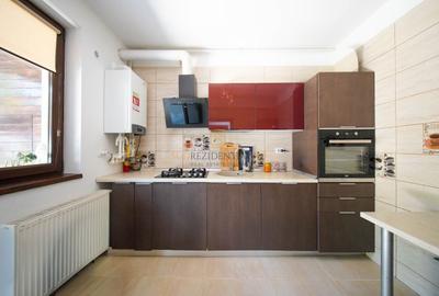 Casa in zona Astrelor, 4 camere, P+1, Comision 0% - 7
