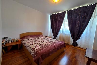 Apartament cu 3 camere decomandat, mobilat în Alexandru cel Bun