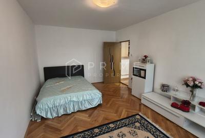 Apartament cu 3 camere decomandat, mobilat în Tudor