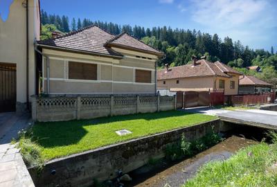Gospodărie completă cu teren de 5.000 mp-Poiana Mărului, 198.000 € - 4