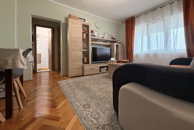 Apartament cu 3 camere semidecomandat, mobilat în Gheorghe Lazăr