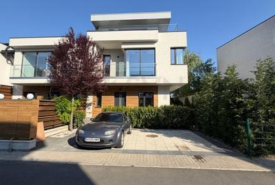 Casă individuală cu 7 camere în Mogoșoaia