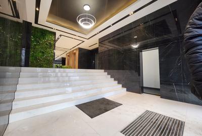 Apartament cu 2 camere semidecomandat, mobilat în Tractorul