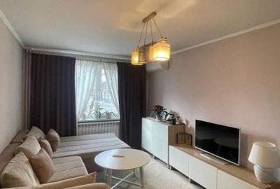 Apartament cu 3 camere semidecomandat în Rahova