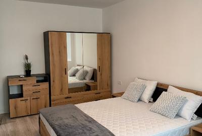 Apartament cu 3 camere decomandat, mobilat în Drumul Taberei