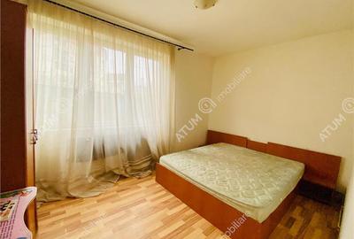 Apartament cu 3 camere decomandat, mobilat în Vasile Aaron
