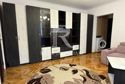 Apartament cu 3 camere semidecomandat, mobilat în Nufărul