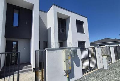 Duplex cu 5 camere în Moșnița Nouă